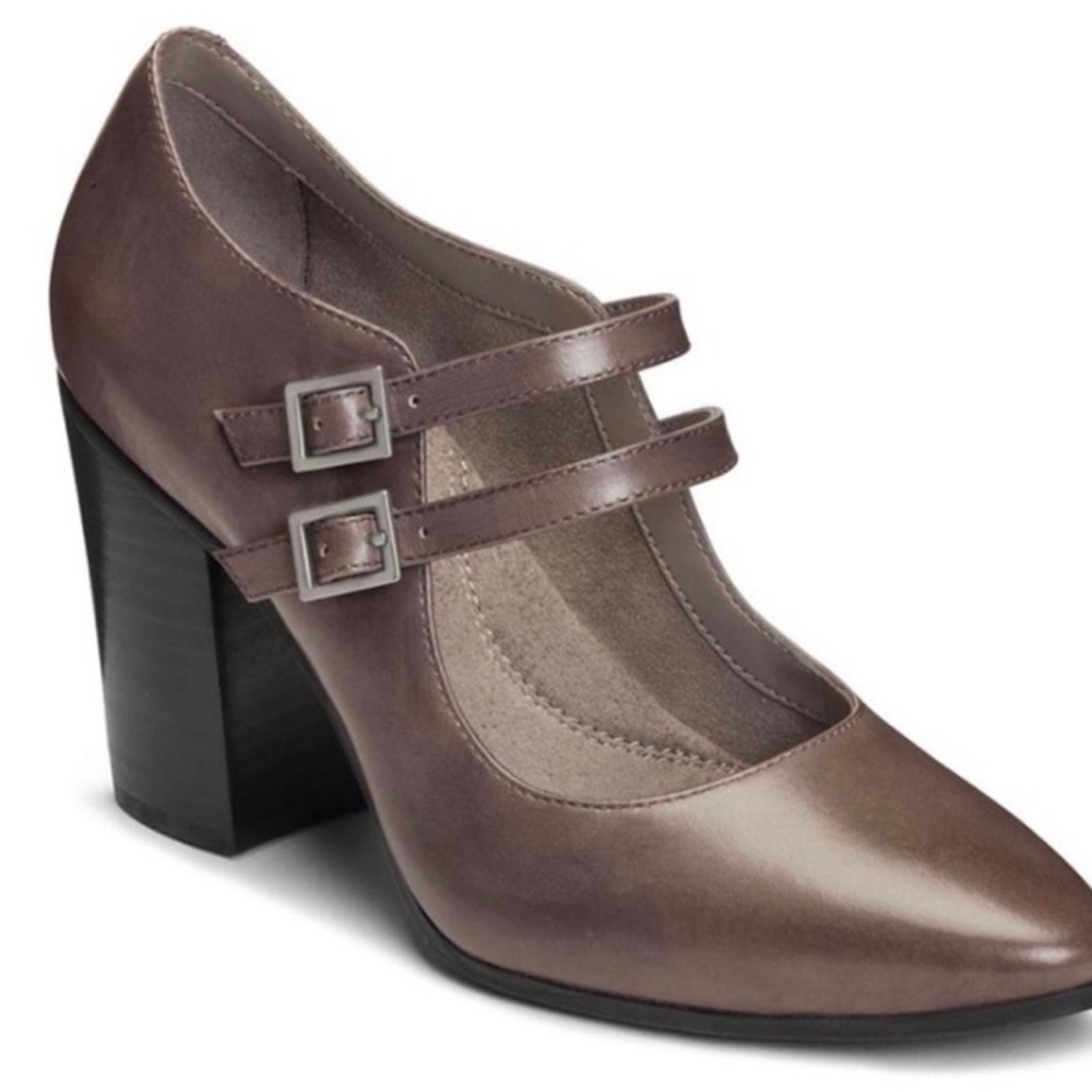 Aerosoles Grey Leather Washington Square Heels